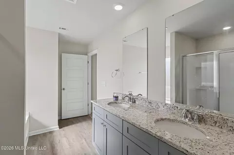 Bath - 1059 Enclave Cir, Long Beach, MS 39560 photo 2 of 3
