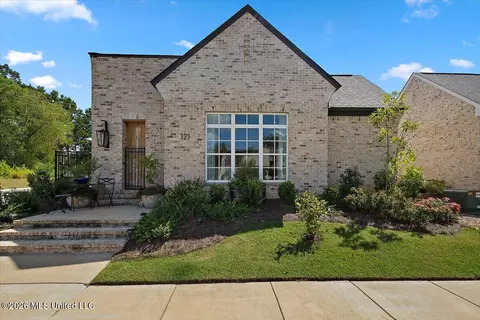 121 Andrew Jackson St, Madison, MS 39110