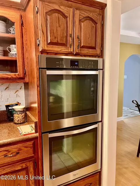 Kitchen - 5560 Poplar Corner Rd, Walls, MS 38680 photo 3 of 3