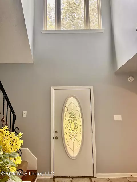 Entry Way - 5560 Poplar Corner Rd, Walls, MS 38680 photo 1 of 3