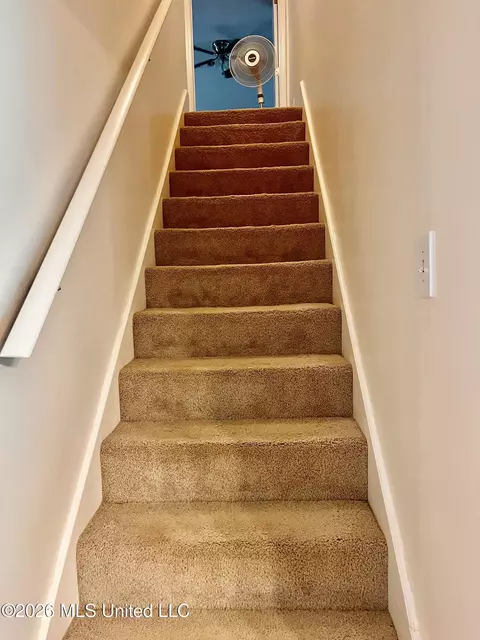 Entry Way - 5560 Poplar Corner Rd, Walls, MS 38680 photo 3 of 3