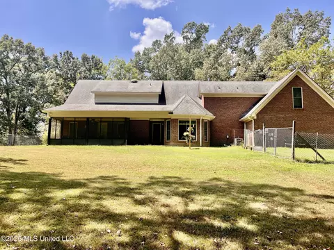 Exterior - 5560 Poplar Corner Rd, Walls, MS 38680 photo 4 of 8