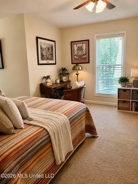 Bedroom - 5560 Poplar Corner Rd, Walls, MS 38680 photo 3 of 4