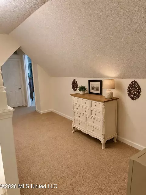 Entry Way - 5560 Poplar Corner Rd, Walls, MS 38680 photo 2 of 3