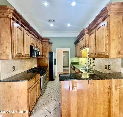 Kitchen - 502 Eternal Ct, Brandon, MS 39042 photo 1 of 6