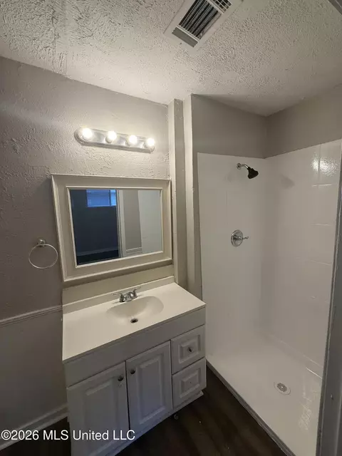 Bath - 4344 California Ave, Jackson, MS 39213 photo 2 of 2