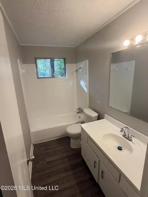 Bath - 4344 California Ave, Jackson, MS 39213 photo 1 of 2