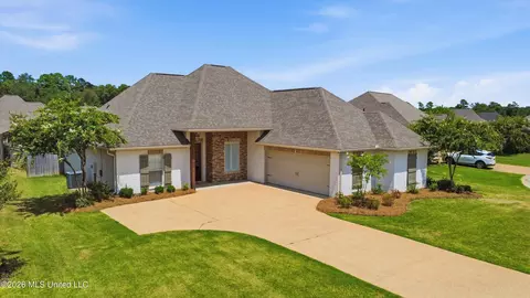 Exterior - 420 Emerald Trl, Brandon, MS 39047 photo 2 of 4