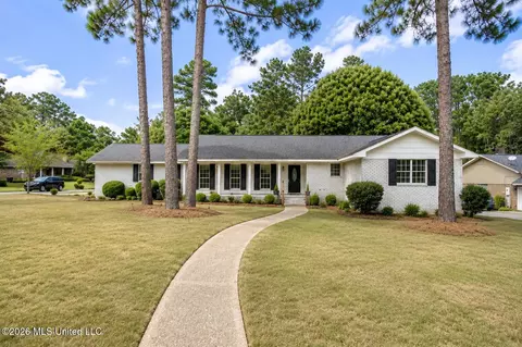 119 Bellair Dr, Hattiesburg, MS 39402