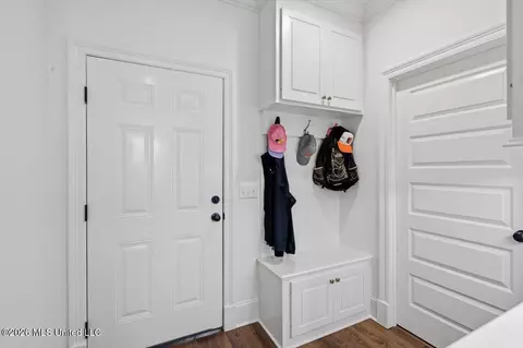 Entry Way - 133 Hunters Way, Canton, MS 39046 photo 4 of 4