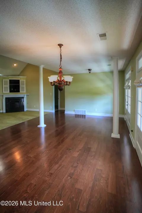 Dining - 1663 Cedar Trail Cv, Hernando, MS 38632 photo 1 of 1