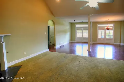 Living - 1663 Cedar Trail Cv, Hernando, MS 38632 photo 2 of 4