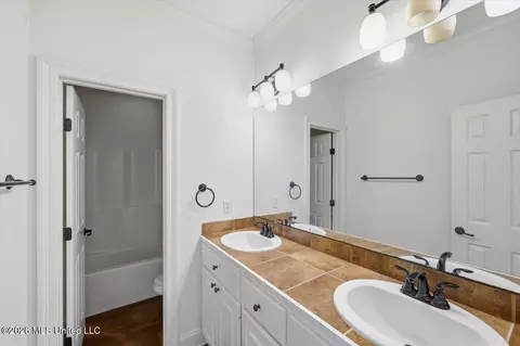 Bath - 115 Kings Xing, Canton, MS 39046 photo 3 of 4