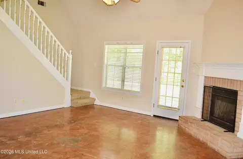 Living - 3292 Big Ben, Hernando, MS 38632 photo 1 of 2