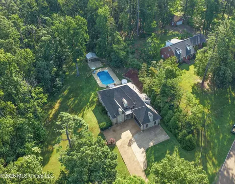 103 Turtle Creek Dr, Batesville, MS 38606
