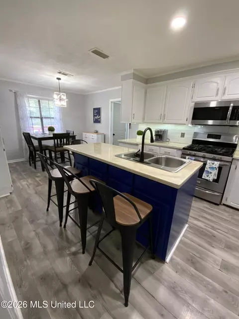 Kitchen - 6372 Ashley Cir, Jackson, MS 39213 photo 1 of 7
