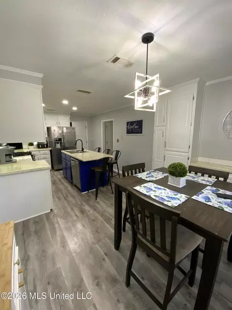 Kitchen - 6372 Ashley Cir, Jackson, MS 39213 photo 7 of 7