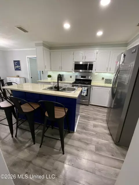 Kitchen - 6372 Ashley Cir, Jackson, MS 39213 photo 5 of 7