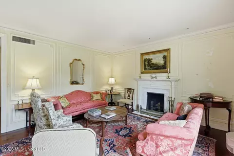 Living - 3851 Old Canton Rd, Jackson, MS 39216 photo 2 of 3