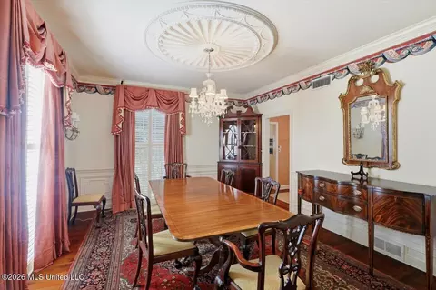 Dining - 3851 Old Canton Rd, Jackson, MS 39216 photo 4 of 4