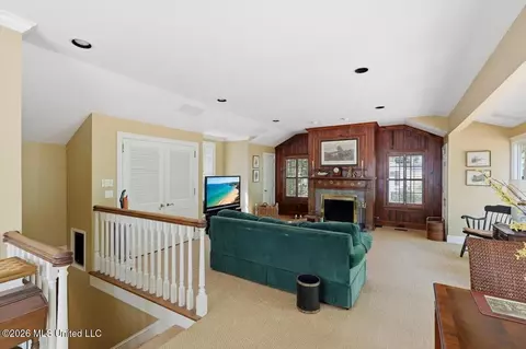 Living - 3851 Old Canton Rd, Jackson, MS 39216 photo 1 of 3