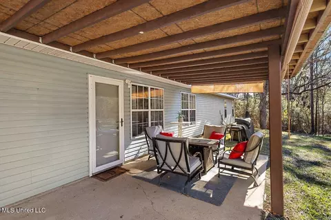 Exterior - 1085 Thomas Dr, Raymond, MS 39154 photo 3 of 5