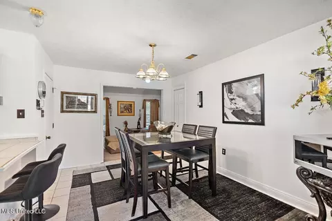 Dining - 1085 Thomas Dr, Raymond, MS 39154 photo 2 of 2