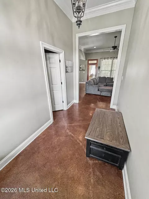 Entry Way - 19 Sara Ln, Natchez, MS 39120 photo 1 of 1