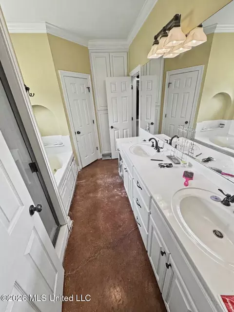 Bath - 19 Sara Ln, Natchez, MS 39120 photo 1 of 4