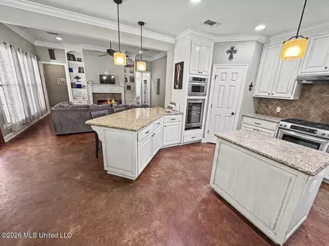 Kitchen - 19 Sara Ln, Natchez, MS 39120 photo 1 of 4