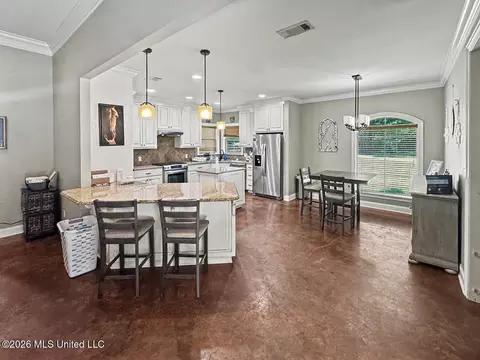 Kitchen - 19 Sara Ln, Natchez, MS 39120 photo 4 of 4