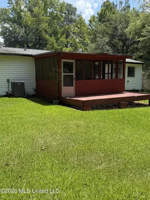 Exterior - 2803 Teresa Dr, Jackson, MS 39212 photo 3 of 4