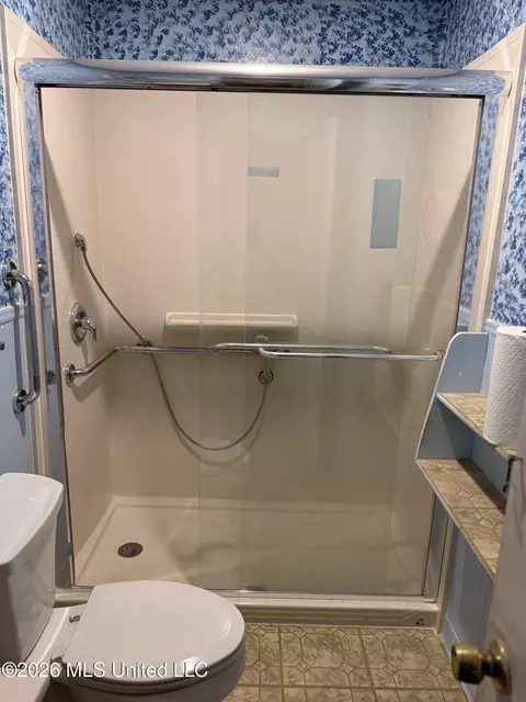 Bath - 2803 Teresa Dr, Jackson, MS 39212 photo 1 of 1