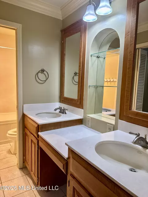 Bath - 104 Arrowhead Dr, Natchez, MS 39120 photo 6 of 6