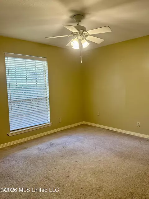 Bedroom - 104 Arrowhead Dr, Natchez, MS 39120 photo 2 of 6