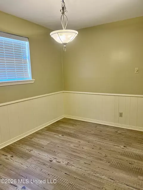 Dining - 104 Arrowhead Dr, Natchez, MS 39120 photo 1 of 1