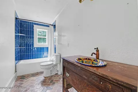 Bath - 7101 Wayne Ln, Biloxi, MS 39532 photo 1 of 2