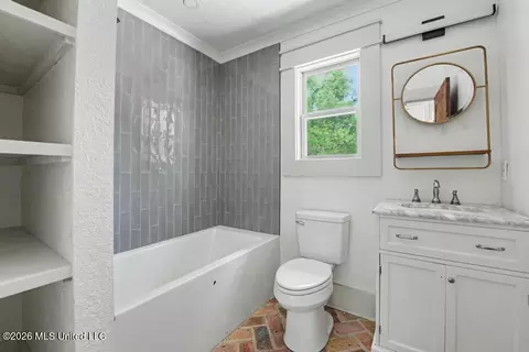 Bath - 7101 Wayne Ln, Biloxi, MS 39532 photo 2 of 2