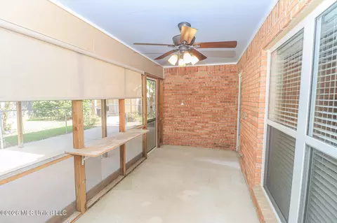 Exterior - 37 Sunline Dr, Brandon, MS 39042 photo 2 of 5