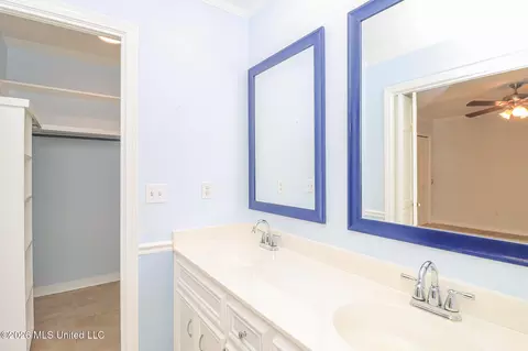 Bath - 37 Sunline Dr, Brandon, MS 39042 photo 3 of 8