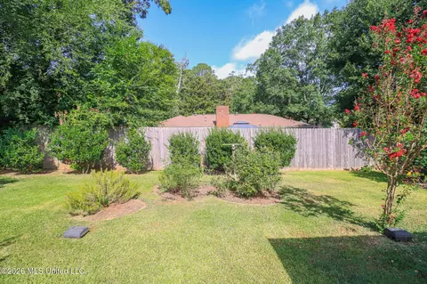 Exterior - 37 Sunline Dr, Brandon, MS 39042 photo 4 of 5