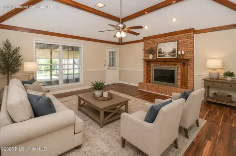 Living - 37 Sunline Dr, Brandon, MS 39042 photo 1 of 5