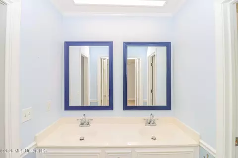 Bath - 37 Sunline Dr, Brandon, MS 39042 photo 1 of 8