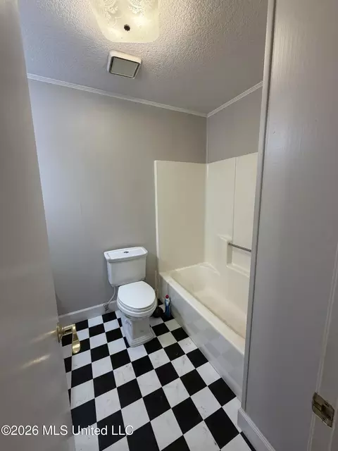 Bath - 149 Henderson Dr, Lucedale, MS 39452 photo 2 of 3