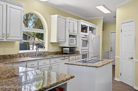 Kitchen - 56135 E Diamondhead Dr, Diamondhead, MS 39525 photo 4 of 5