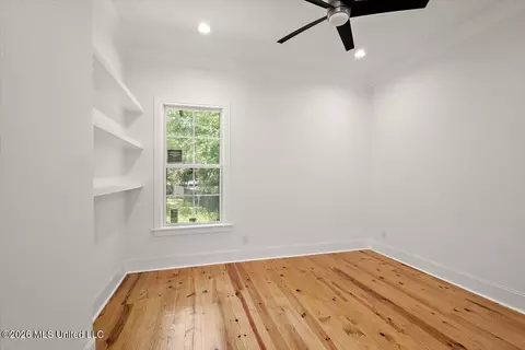 Bedroom - 304 Millcreek Dr, Brandon, MS 39047 photo 2 of 4