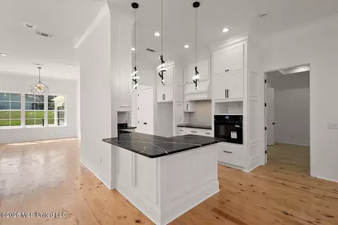 Kitchen - 304 Millcreek Dr, Brandon, MS 39047 photo 1 of 3