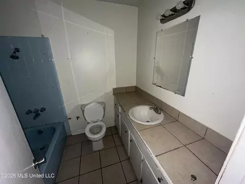 Bath - 1746 Dorgan St, Jackson, MS 39204 photo 1 of 4