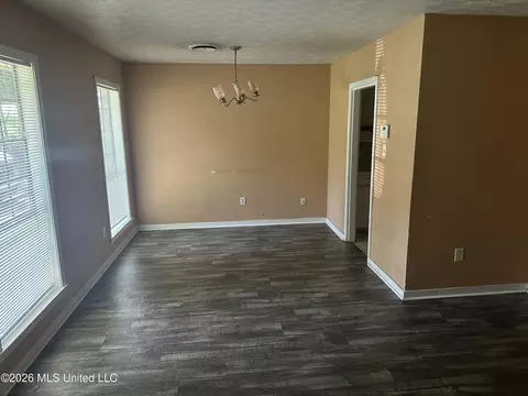 Living - 1746 Dorgan St, Jackson, MS 39204 photo 1 of 4