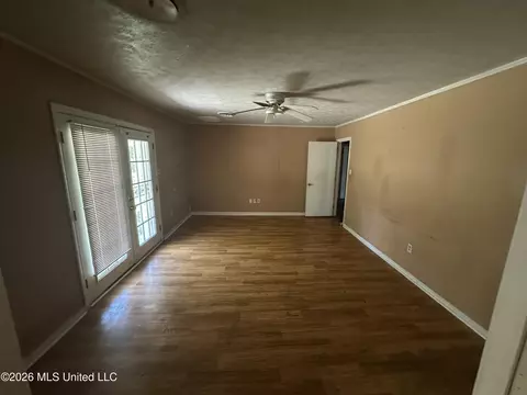Living - 1746 Dorgan St, Jackson, MS 39204 photo 3 of 4